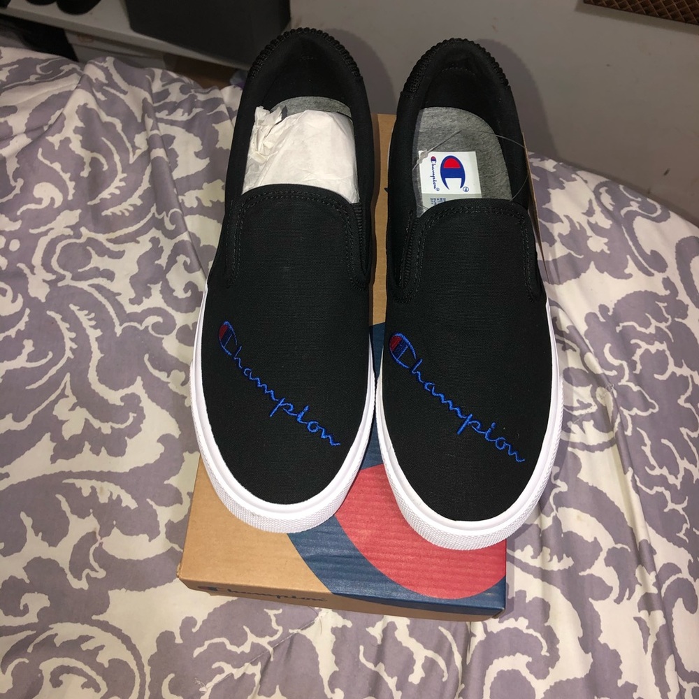 Champion fringe slips on size 8.5M